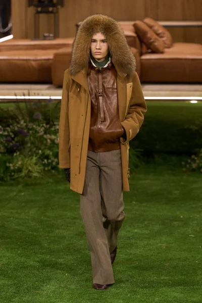 Look 23